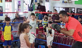 أطفال في قطاع غزة يشاركون في بطولة لرياضة الملاكمة