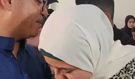 الطالبة المتفوقة شهد وسام عيسى من سكان مدينة حمد بخانيونس الأولى مكرر على الفرع العلمي بمعدل 99.7%