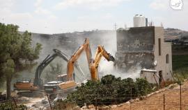 الاحتلال يهدم منزلًا في شقبا