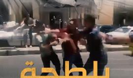 بلطجة وعربدة متواصلة.. عناصر من الشبيبة الفتحاوية وأجهزة السلطة تعتدي على الصحفيين والطالبات