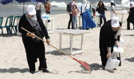 انطلاق حملة تنظيف الشاطئ "مبادرة شاطئنا أجمل"  في مدينة غزة
