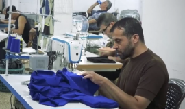 استياء لدى مصانع الملابس في غزة بعد قرار الاحتلال وقف تصدير البضائع من القطاع للضفة عبر معبر كرم أبو سالم