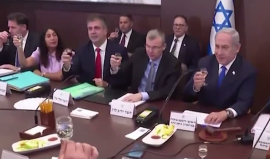 تقرير عبري: أكثر حكومات الاحتلال "الإسرائيلي" تطرفًا تسمح بنقل أسلحة متطورة لأجهزة أمن السلطة لمحاربة حماس والمقاومة بالضفة