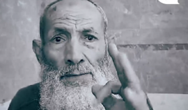 شهادات مروّعة.. بعد 150 يوما من اعتقاله، مسن فلسطيني يروي تفاصيل تعذيب الاحتلال له وللأسرى وإهانتهم داخل السجون.