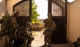 الاحتلال يحوّل منزلًا فلسطينيا إلى ثكنة عسكرية