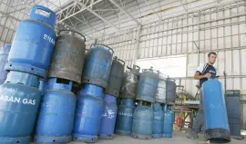 مختص بالشأن الاقتصادي يكشف تفاصيل كميات الغاز التي دخلت غزة منذ وقف الحرب