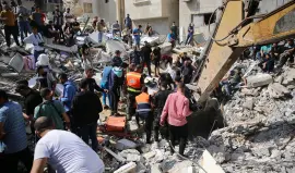 البحث عن المفقودين في مدينة غزة من قبل الدفاع المدني