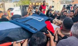 تشييع جثمان صحفي قتله جيش الاحتلال الاسرائيلي