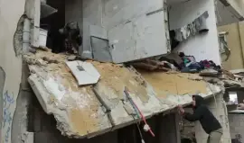 صورة من انهيار مبنى جراء الأمطار المصاحبة للمنخفض الجوي في مدينة غزة