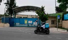 الاحتلال يغلق مراكز صحية ويقطع الخدمات الأساسية عن منشآت الوكالة في القدس