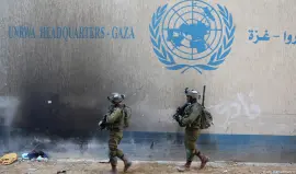جنود الاحتلال أثناء اقتحام مقر الأونروا خلال حرب غزة