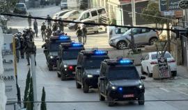 الاحتلال يواصل عدوانه على مناطق شمال شرق القدس ويقتحم مخيم قلنديا