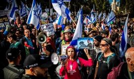 "هآرتس": "إسرائيل" تدخل 2026 كدولة مُحاصَرة في عالم يتفكك