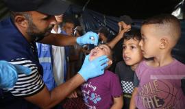 تطعيم أطفال غزة ضد الأمراض