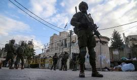 سجّان عسكري "إسرائيلي" يلفّق اختطاف فلسطيني ويبتز عائلته