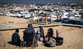 "أطباء بلا حدود" تحذر من سوء الطقس واستمرار هجمات الاحتلال بغزة