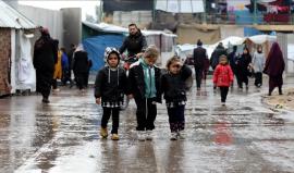 اليونيسف: برد الشتاء يفاقم الخطر على حياة مئات آلاف الأطفال النازحين في غزة