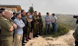 سموتريتش وكاتس ومستوطنون وقوات الاحتلال يقتحمون أراضي نعلين غرب رام الله