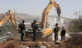 قوات الاحتلال تداهم نابلس وتهدم منزلا في بلدة ترقوميا غرب الخليل