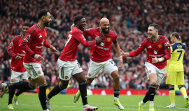 يونايتد يخطف التعادل القاتل وتشلسي يتعثر في البريميرليغ