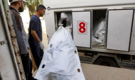 تسليم جثامين شهداء فلسطينيين