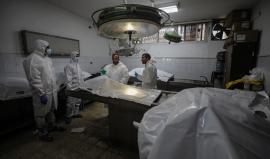 قسم الطب الشرعي والأدلة الجنائية في غزة يراجع الجثامين التي كانت محتجزة لدى الاحتلال