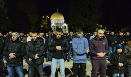 50 ألف مصلٍ يؤدون صلاتي العشاء والتراويح في المسجد الأقصى