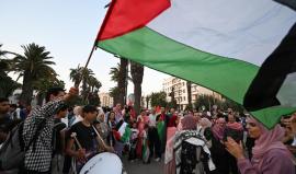 دراسة تدعو لتحويل الشباب الفلسطيني إلى "سفراء رقميين" لكسر الحصار الإعلامي