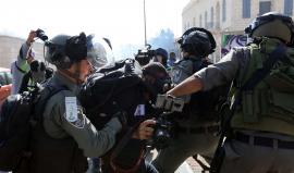 منتدى الإعلاميين لـ "شهاب": إبعاد واعتقال الصحفيين في القدس سياسة لضبط الرواية وإفراغ الأقصى من الشهود