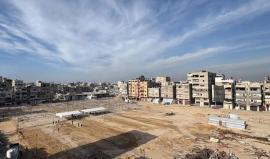 تسوية أرض سوق الشيخ رضوان بعد تدميره خلال حرب الإبادة الجماعية بشكل كامل