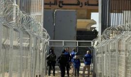 زقوت لشهاب: القيود "الإسرائيلية على معبر رفح تهدف لإذلال الفلسطينيين ومنع عودتهم لغزة