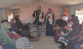 جلسة دعم نفسي في أحد مخيمات النزوح