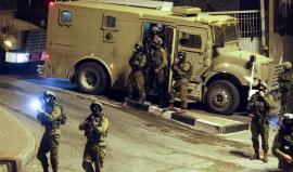 حملة اقتحامات واسعة في الضفة والقدس.. مداهمة 200 منزل في نابلس وانتشار عسكري مكثف