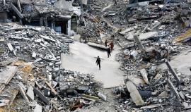 المرصد الأورومتوسطي ينتقد ربط إعمار غزة بنزع السلاح