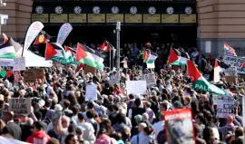 متظاهرون مؤيدون لفلسطين في مدينة ملبورن الأسترالية