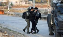 قوات الاحتلال تشن حملة اعتقالات جنوب الخليل ومداهمات في نابلس ورام الله