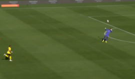 من أغرب الأهداف في التاريخ.. هدف من 70 مترا يشعل الدوري الأسترالي ويذهل الجماهير