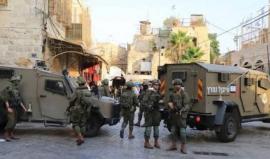 اعتداءات للمستوطنين في رام الله ونابلس وقوات الاحتلال تفرض الإبعاد وتنفّذ هدمًا بالقدس