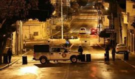 الاحتلال يغلق شارع الشهداء وسط الخليل