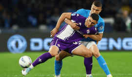 نابولي يواصل مطاردة الصدارة بفوز مهم على فيورنتينا في الدوري الإيطالي