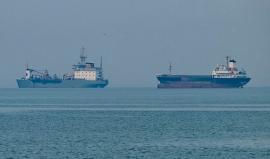 الحرس الثوري الإيراني يحتجز ناقلتي نفط في مياه الخليج