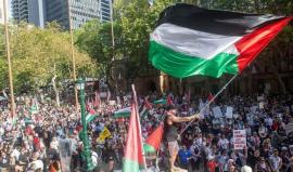 عشرات الآلاف يتظاهرون في أستراليا ضد زيارة "هرتسوغ" ويطالبون باعتقاله