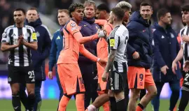 قضى على خطورة يامال.. برشلونة يخوض صراعا ناريا على نجم نيوكاسل