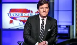 الصحفي الأمريكي تاكر كارلسون.webp