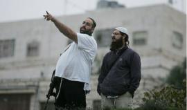 مستوطنين صهاينة مسلحين