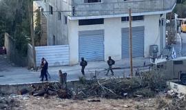 الاحتلال يعتقل راعيا ويحتجز آخرين شمال ديراستيا