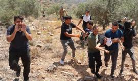 استشهاد شاب وإصابة شقيقه برصاص مستوطنين في مسافر يطا بالخليل