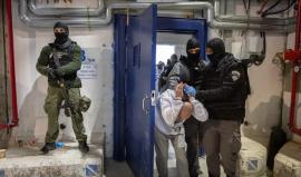 بينهم ثلاث أسيرات.. أكثر من 180 أمر اعتقال إداري خلال 15 يومًا