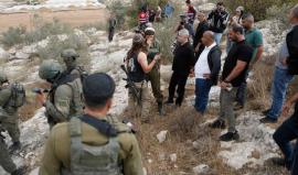 اعتداءات للاحتلال والمستوطنين في عدة مناطق بالضفة الغربية