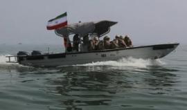 القوات المسلحة الايرانية تسيطر على مضيق هرمز